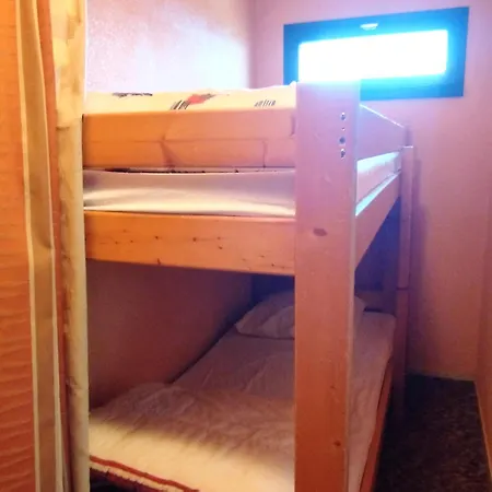 Skis Aux Pieds, 5eme Etage, Les Adrets-prapoutel * Les Adrets